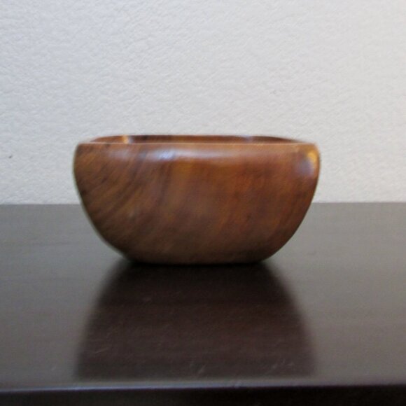Gorgeous Square Wood Bowl - Picture 3 of 4